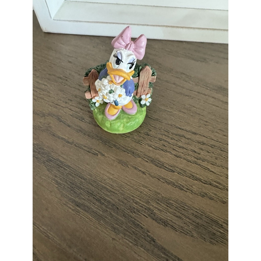 Lenox Disney Magic‎ Thimble Collection Daisy Duck Porcelain Figurine